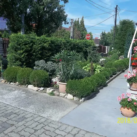 Viragos Vendeghaz Balatonfuered Apartment Exterior photo