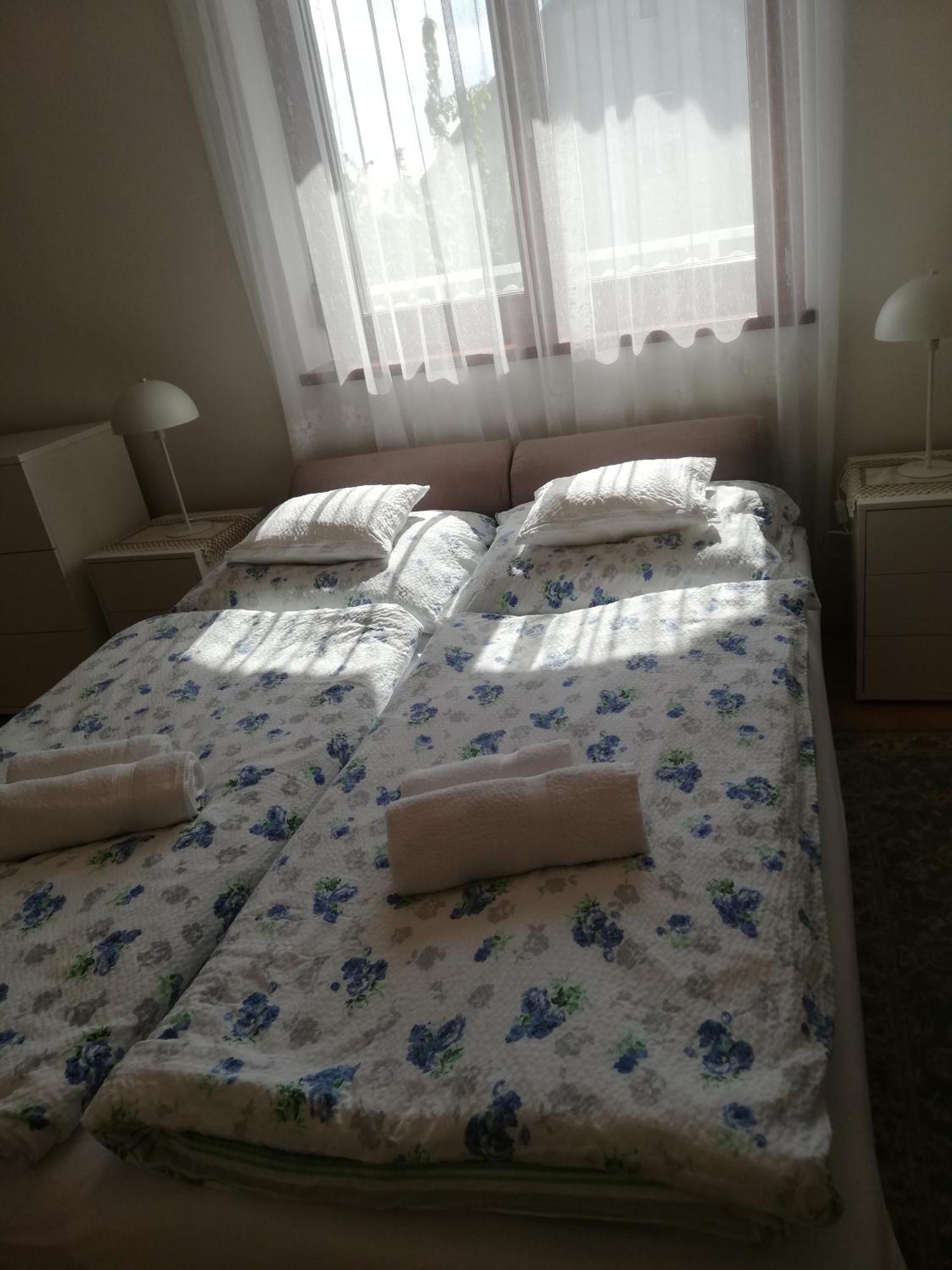 Virágos Appartement *
