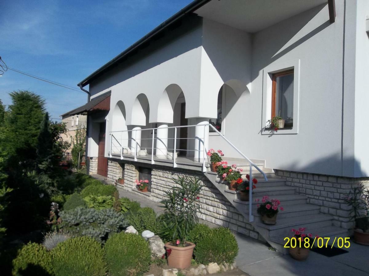 Appartement Virágos *